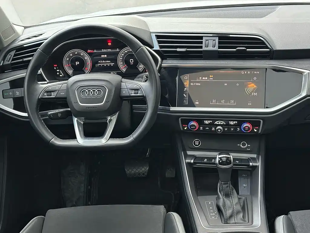 Audi Q3 2023 — фото 14