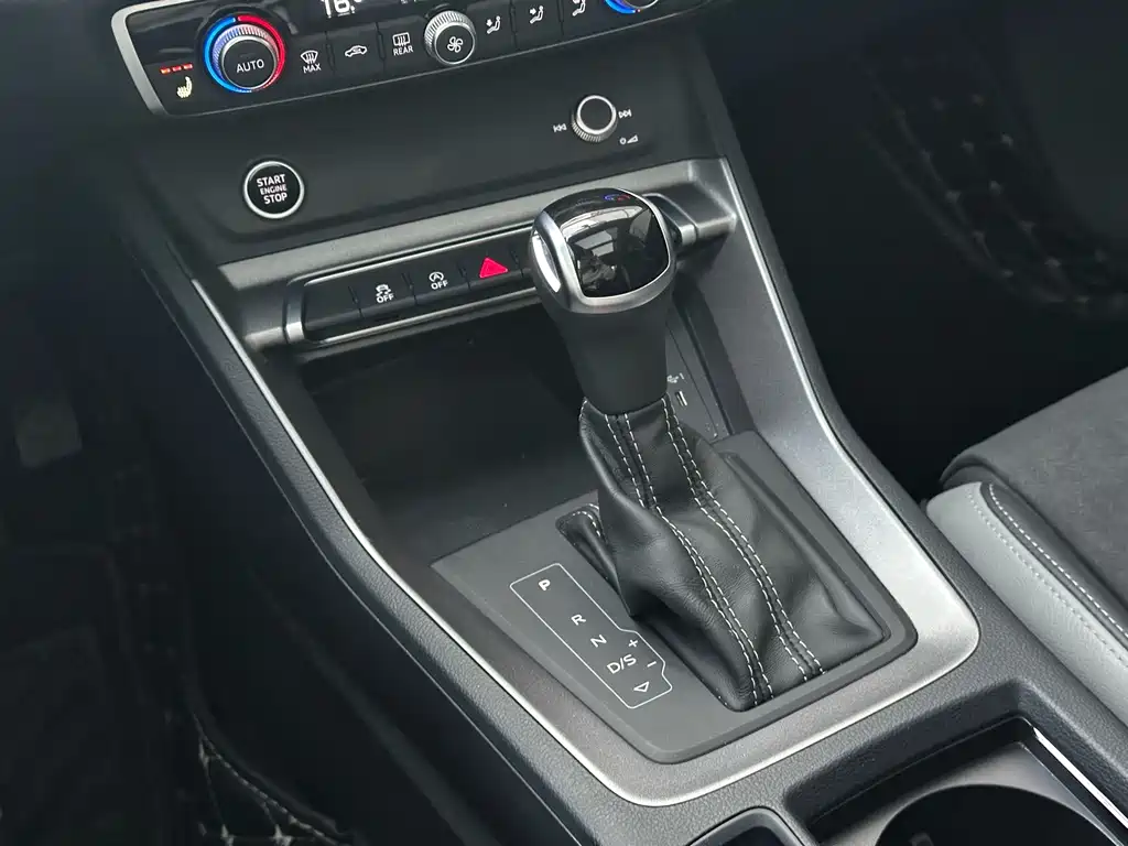 Audi Q3 2023 — фото 13