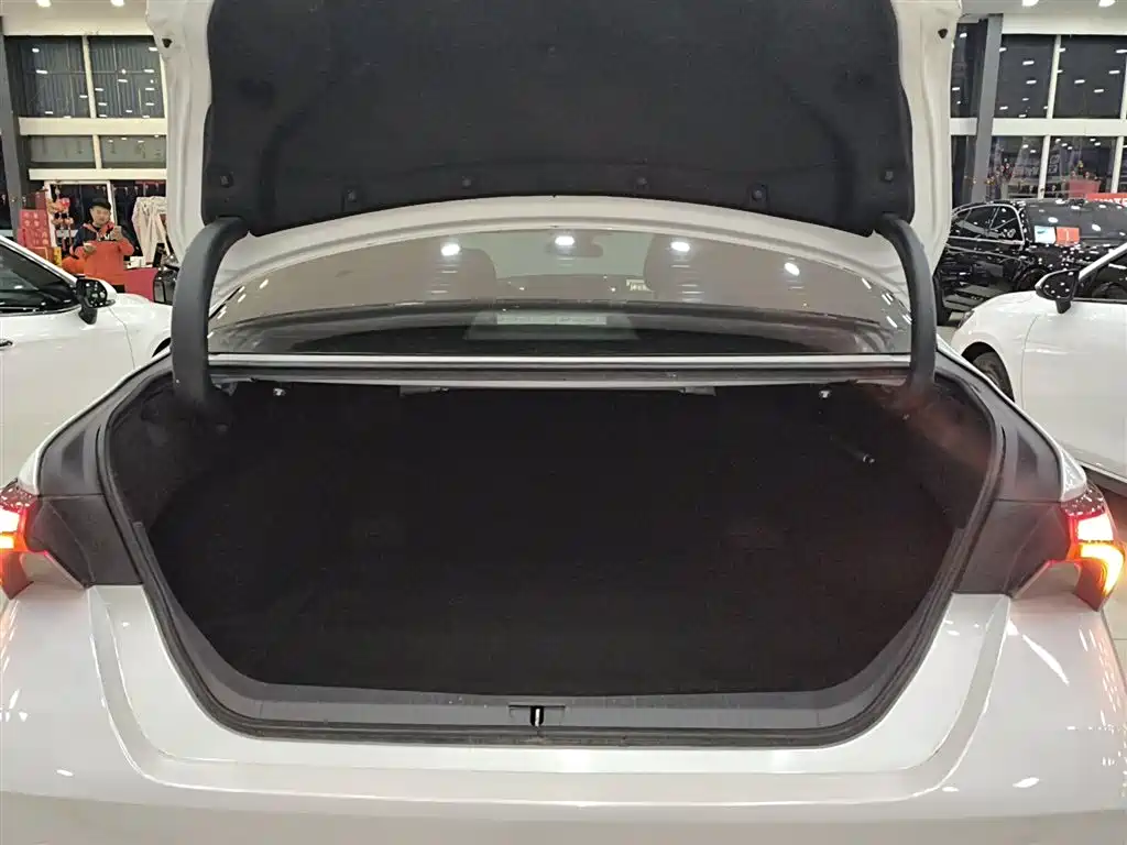 Toyota Avalon 2023 — фото 19