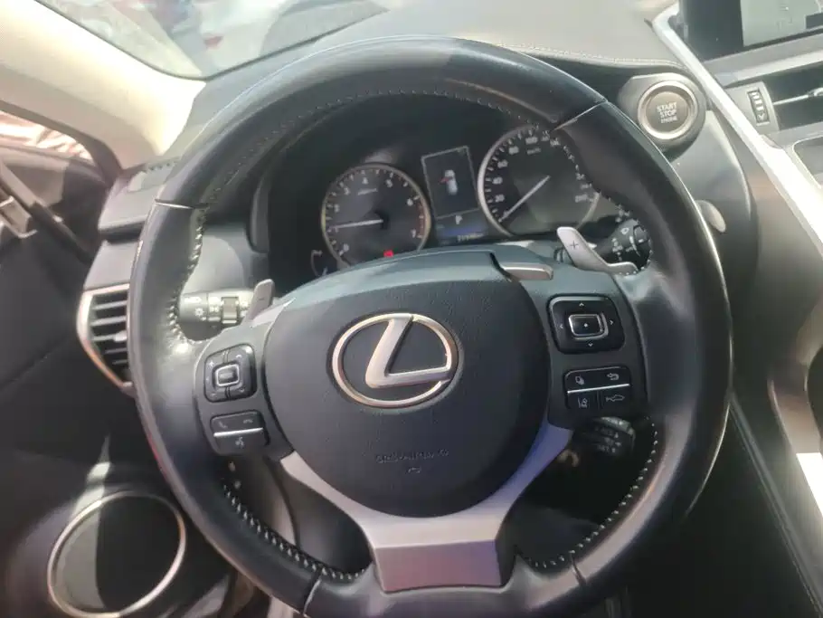 Lexus NX 2020 — фото 15