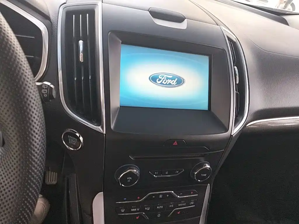 Ford Edge 2015 — фото 13