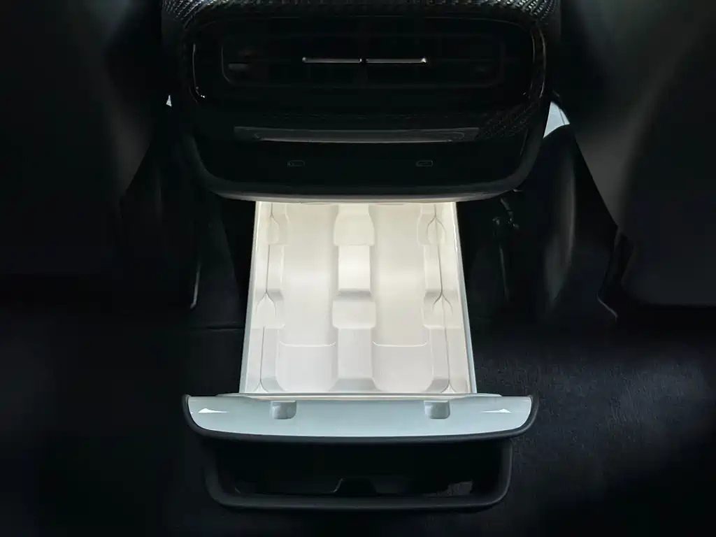 Xiaomi SU7 Ultra 2025 — фото 14