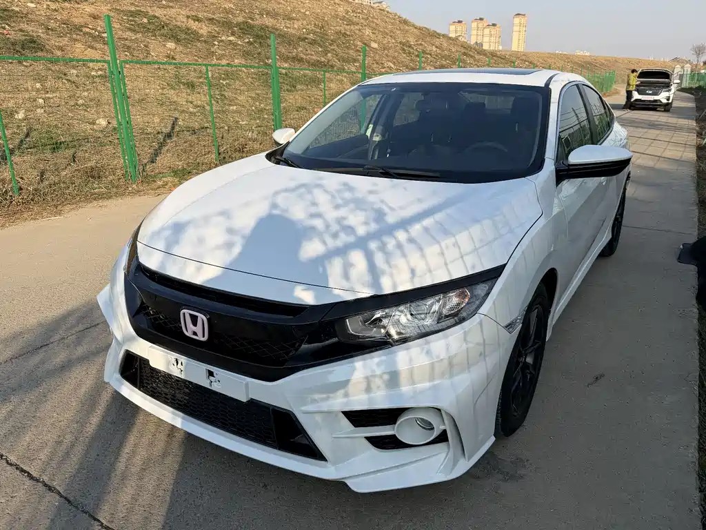Honda Civic 2021 — фото 1