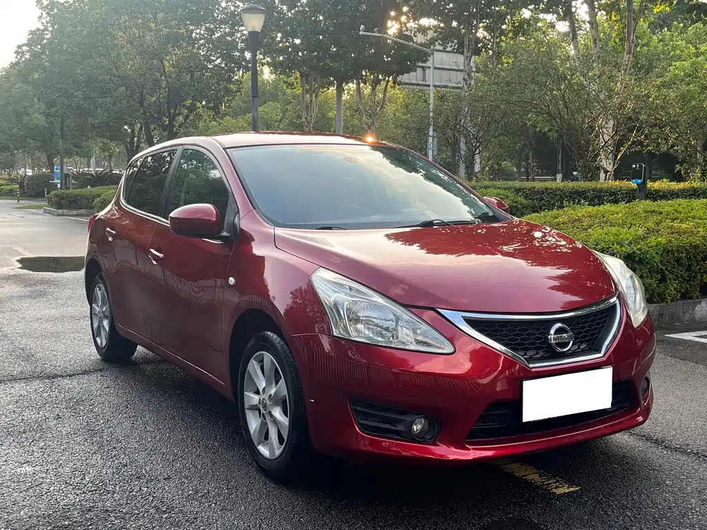 Nissan Tiida 2014