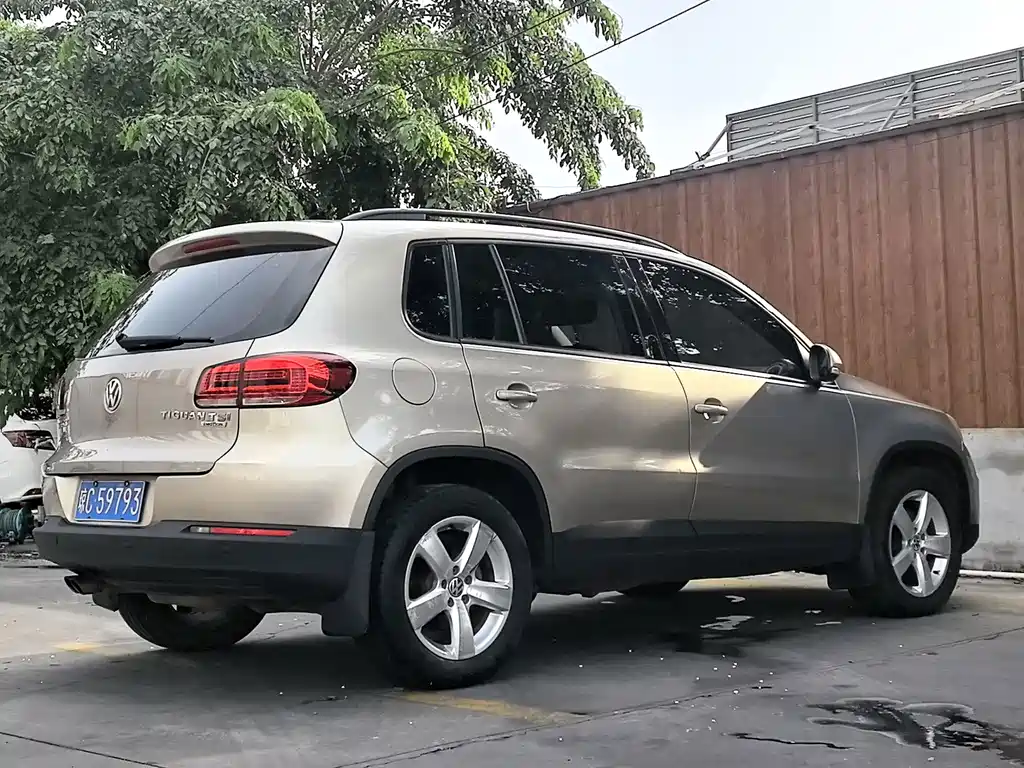 Volkswagen Tiguan 2014 — фото 11