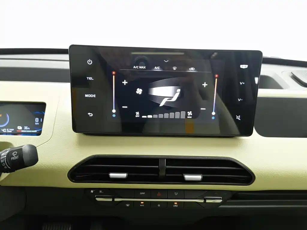 Geely Galaxy Panda 2023 — фото 12