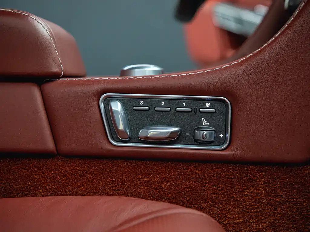 Aston Martin Rapide 2016 — фото 28
