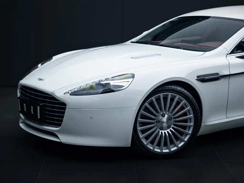 Aston Martin Rapide 2016 — фото 37