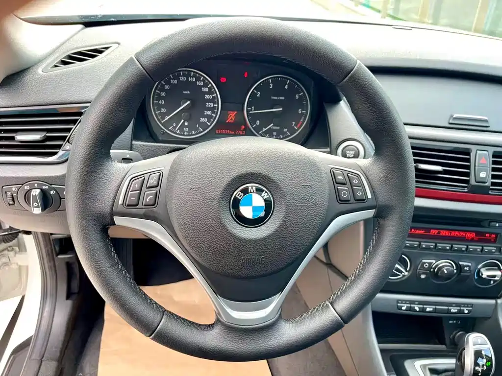 BMW X1 2016 — фото 10