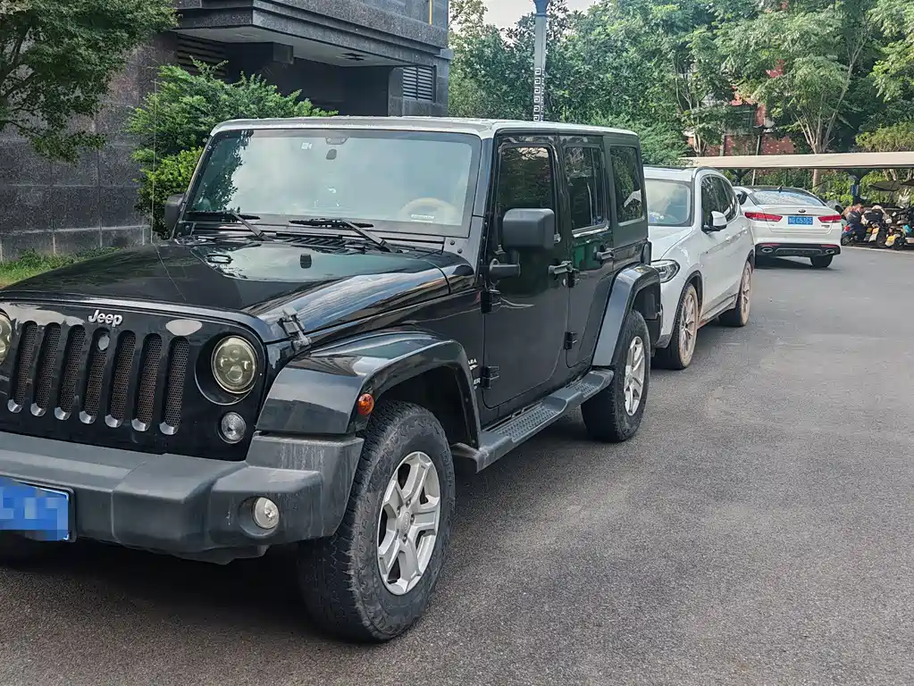 Jeep Wrangler 2014 — фото 1