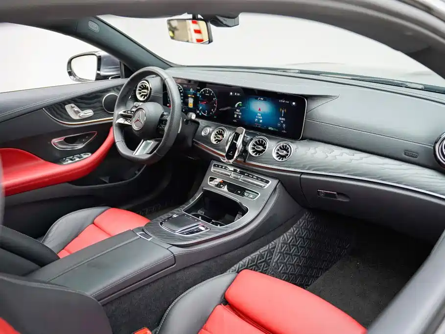 Mercedes-Benz E-Class 2023 — фото 11