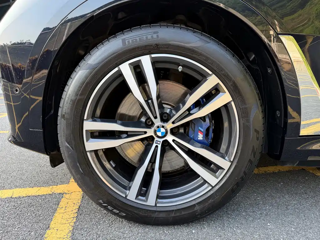 BMW X7 2021 — фото 25