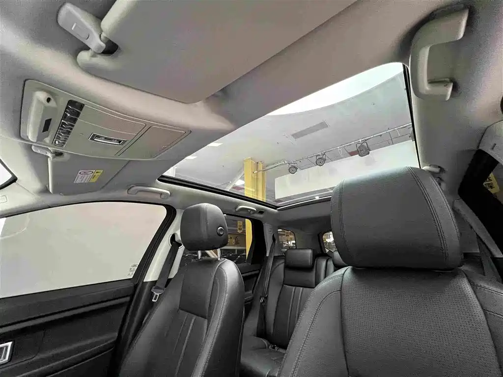 Land Rover Discovery Sport 2016 — фото 12