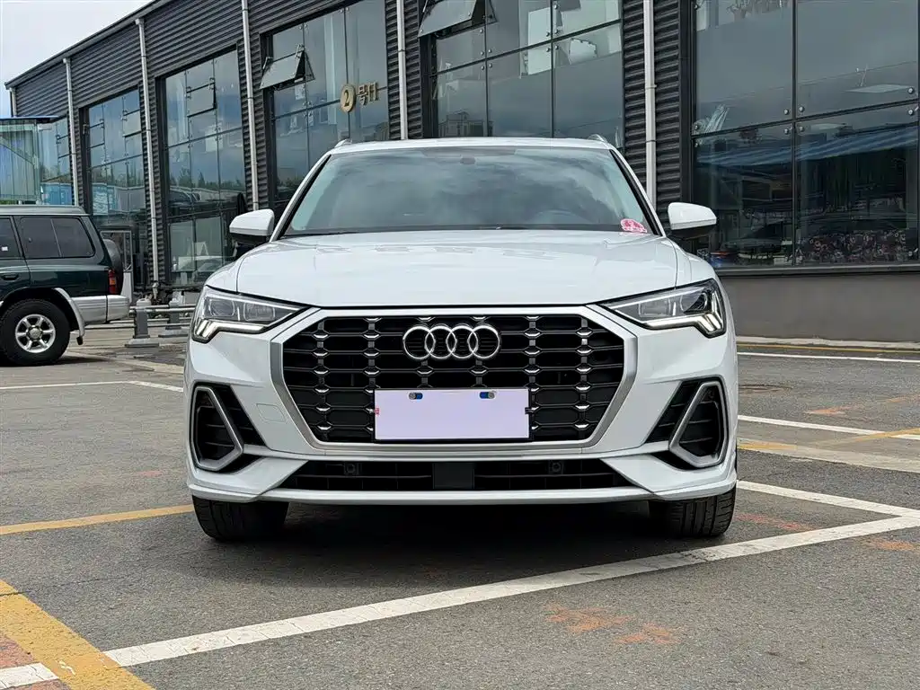 Audi Q3 2023 — фото 2