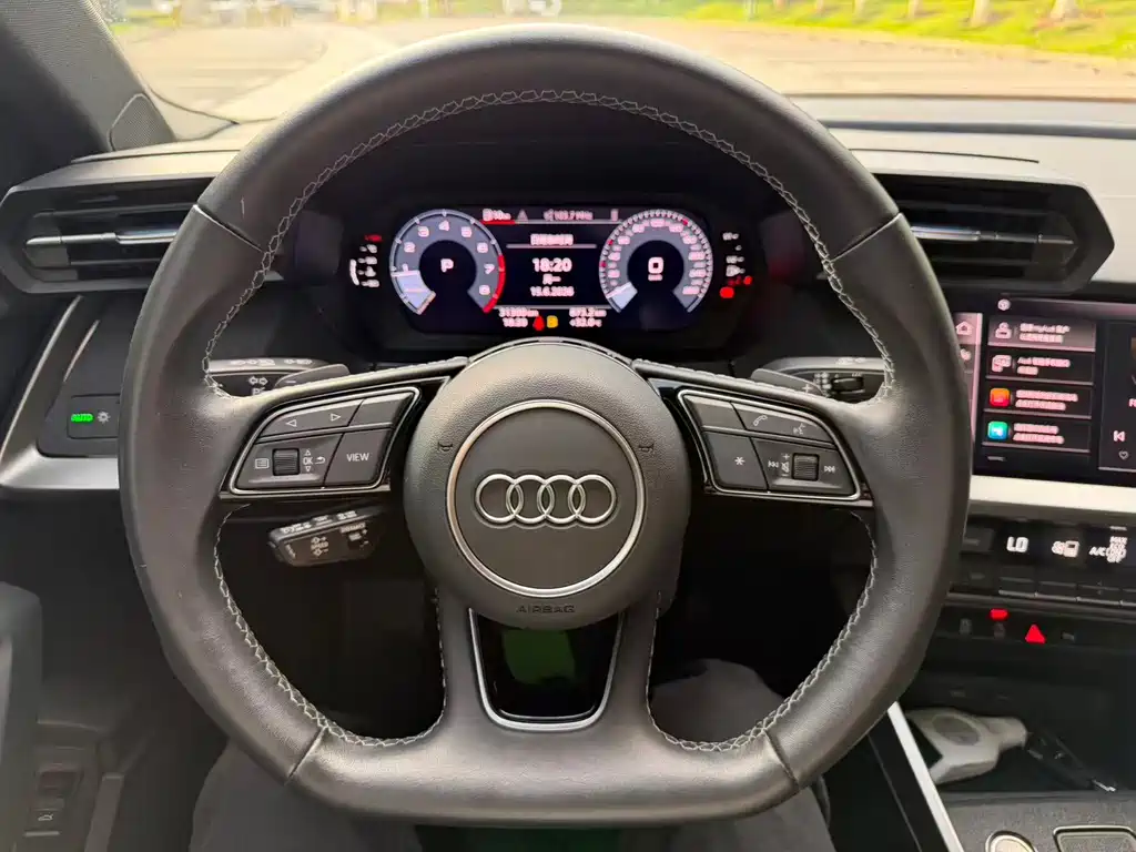 Audi A3 2023 — фото 12