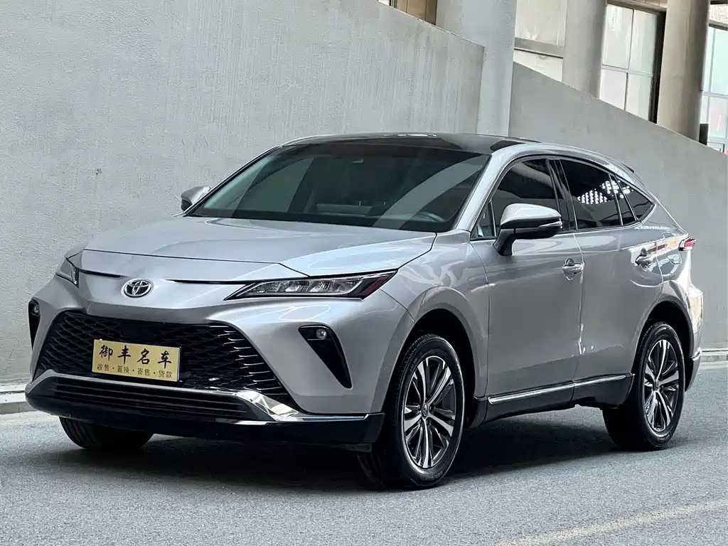 Toyota Venza 2022 — фото 1