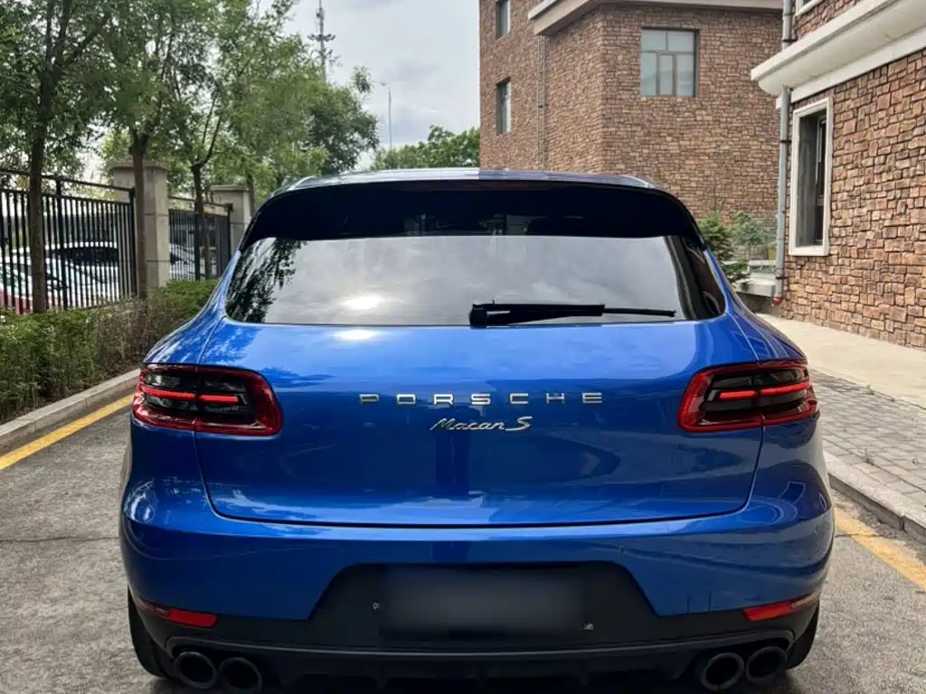Porsche Macan 2017 — фото 16