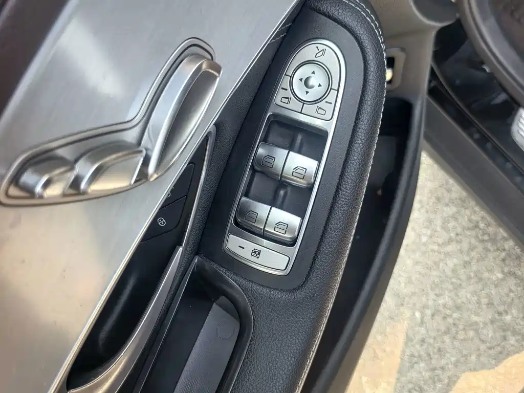Mercedes-Benz GLC 2019 — фото 11