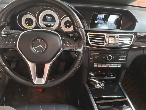 Mercedes-Benz E-Class 2015