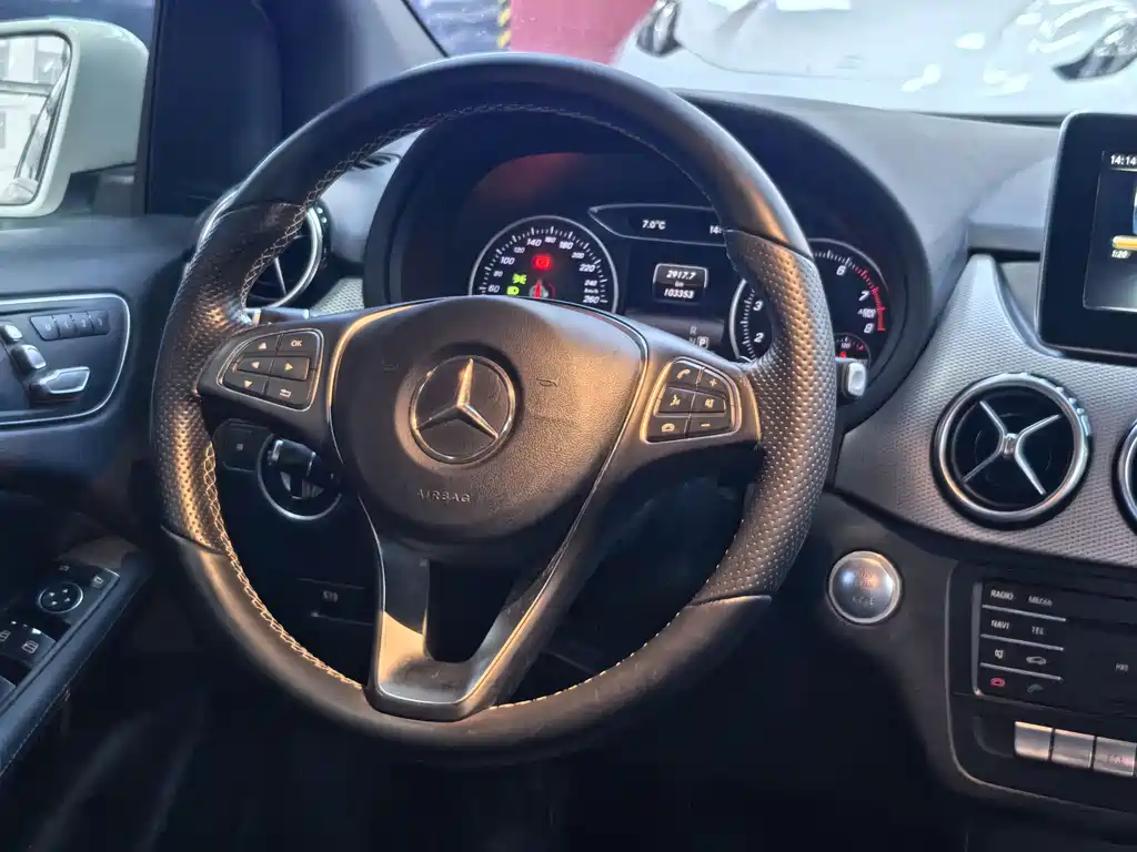 Mercedes-Benz B-Class 2015 — фото 13
