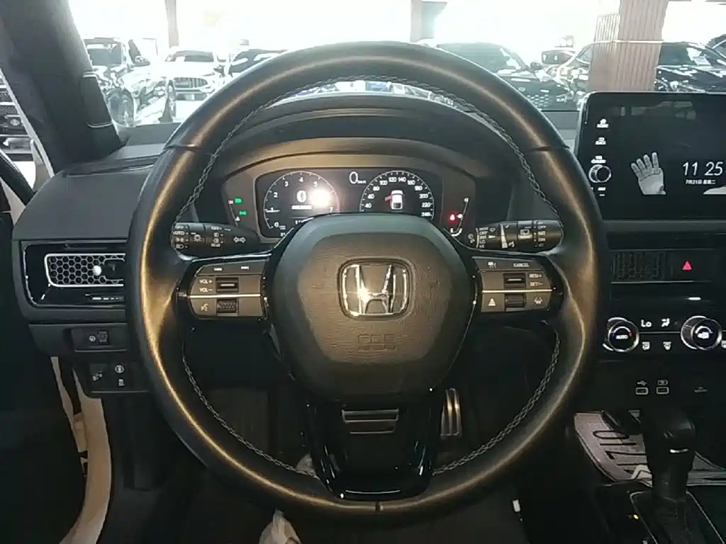 Honda Civic 2024 — фото 11