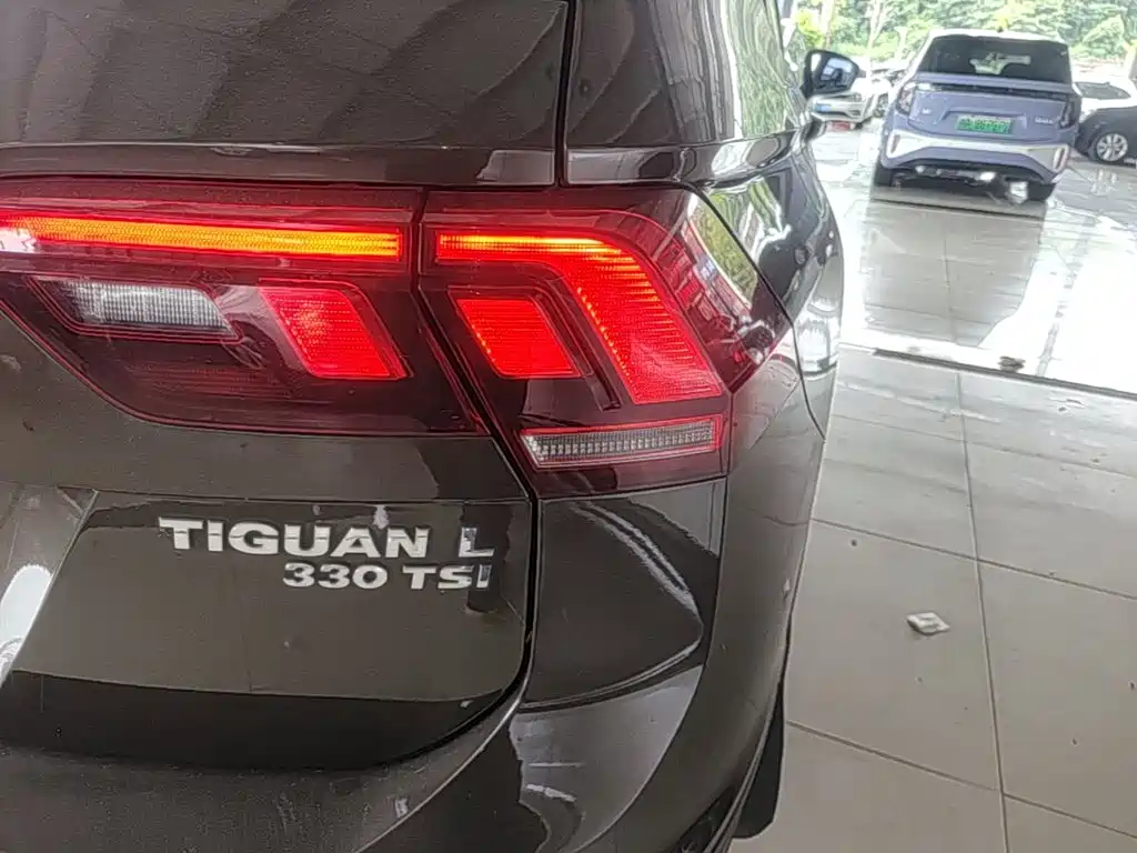 Volkswagen Tiguan L 2018 — фото 8
