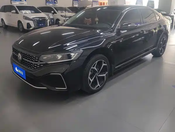 Volkswagen Passat 2024
