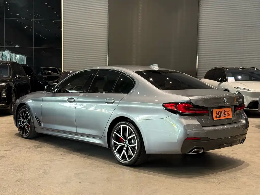 BMW 5 Series 2021 — фото 17