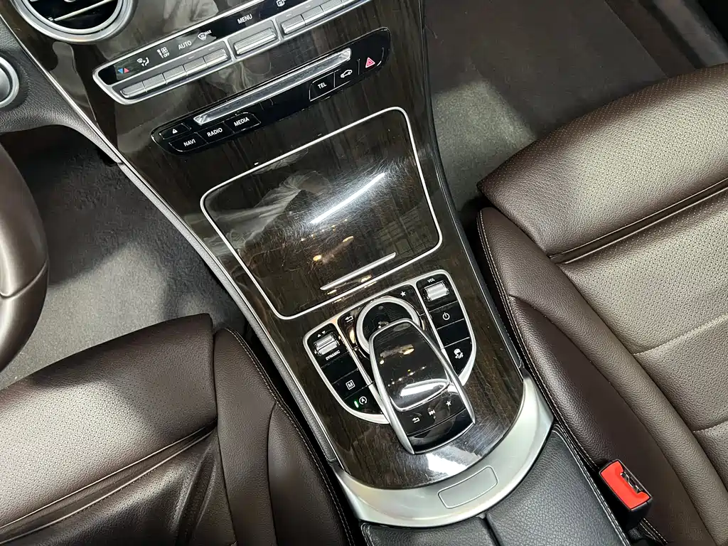 Mercedes-Benz GLC 2016 — фото 15