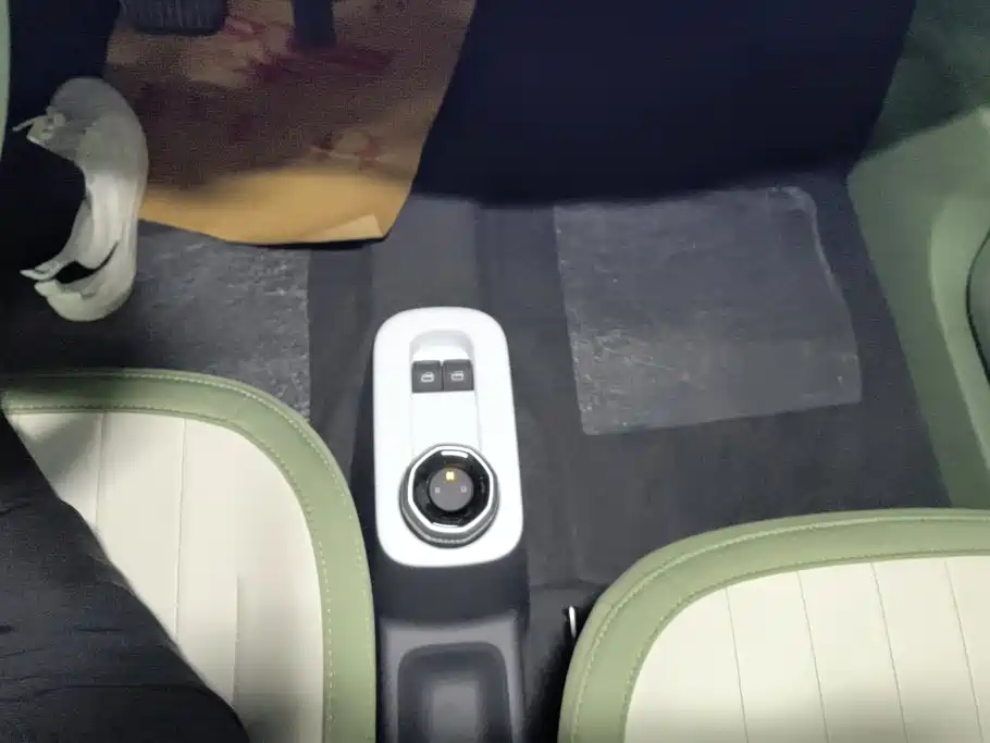 Geely Galaxy Panda 2025 — фото 16