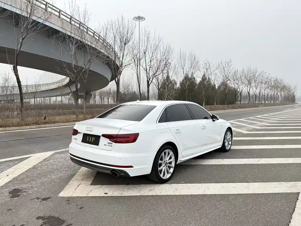 Audi A4L 2018 — фото 9