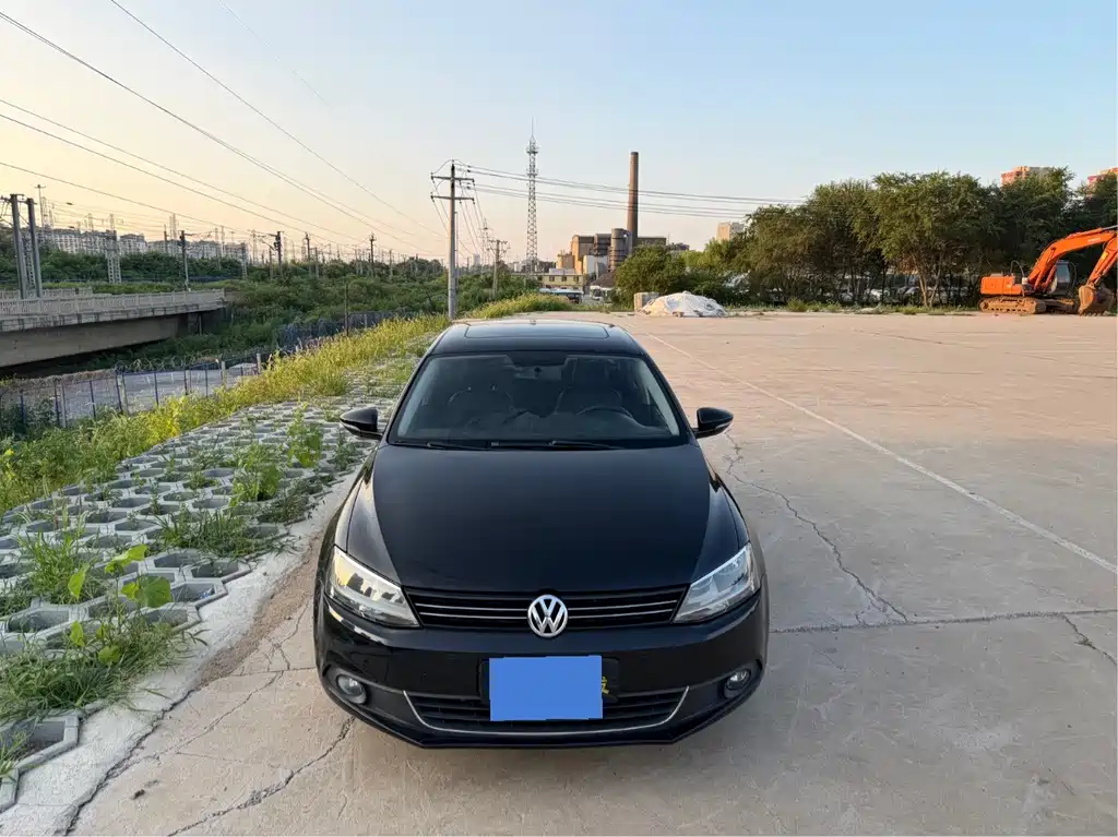 Volkswagen Sagitar 2016