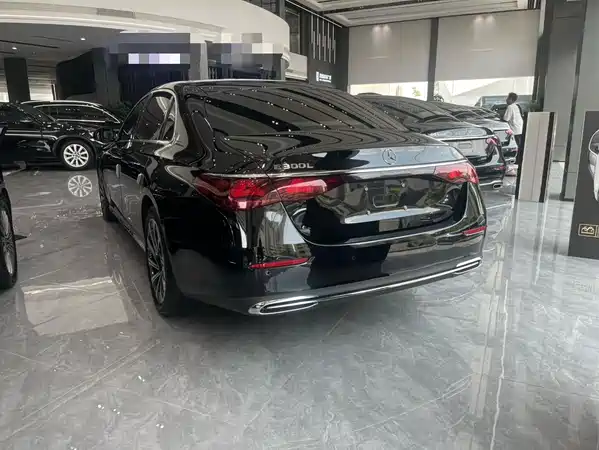 Mercedes-Benz E-Class 2024