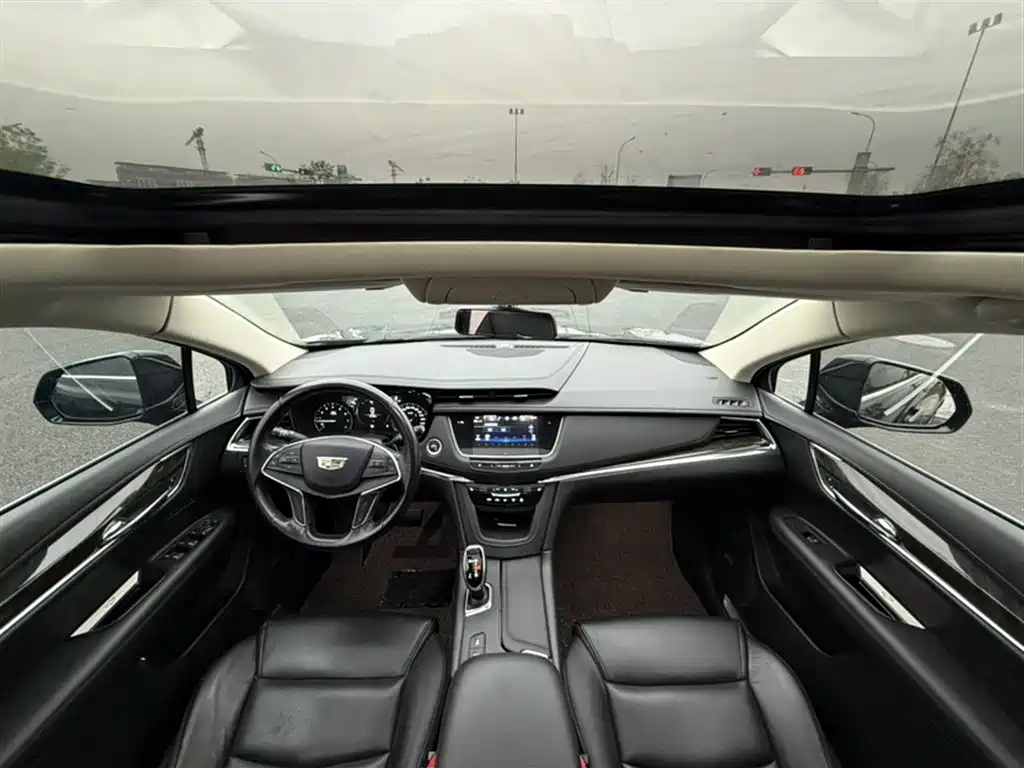 Cadillac XT5 2018 — фото 12