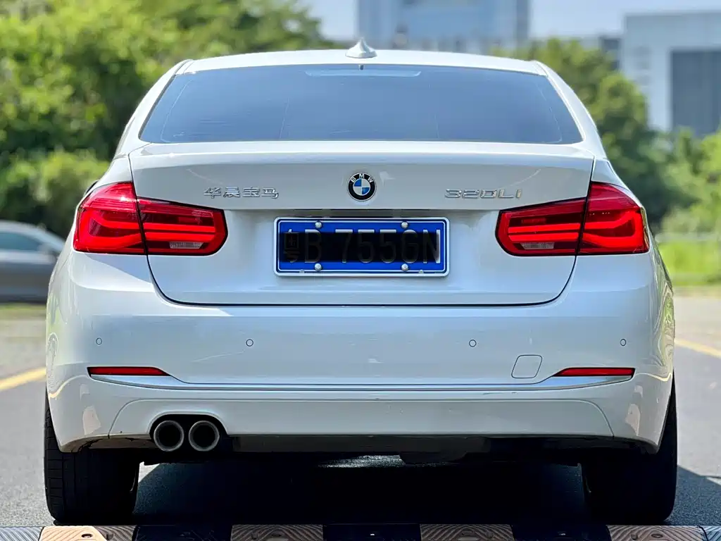 BMW 3 Series 2019 — фото 4