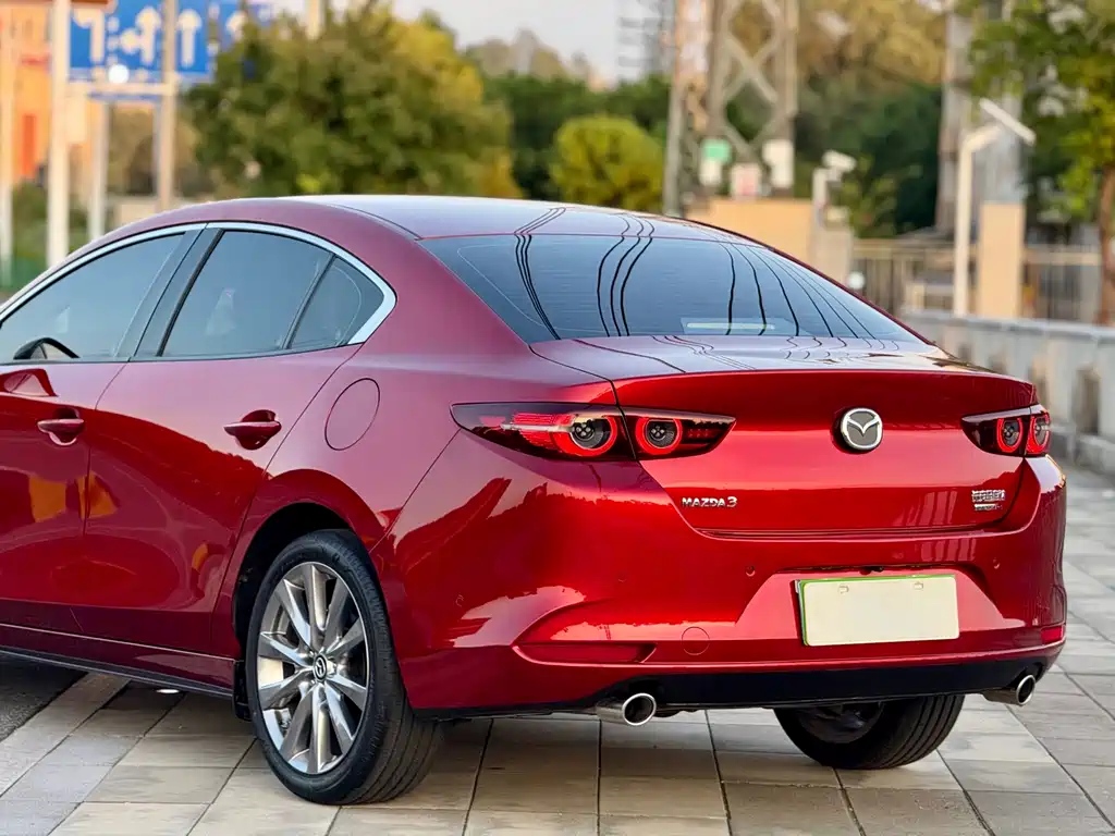 Mazda 3 Axela 2023 — фото 9