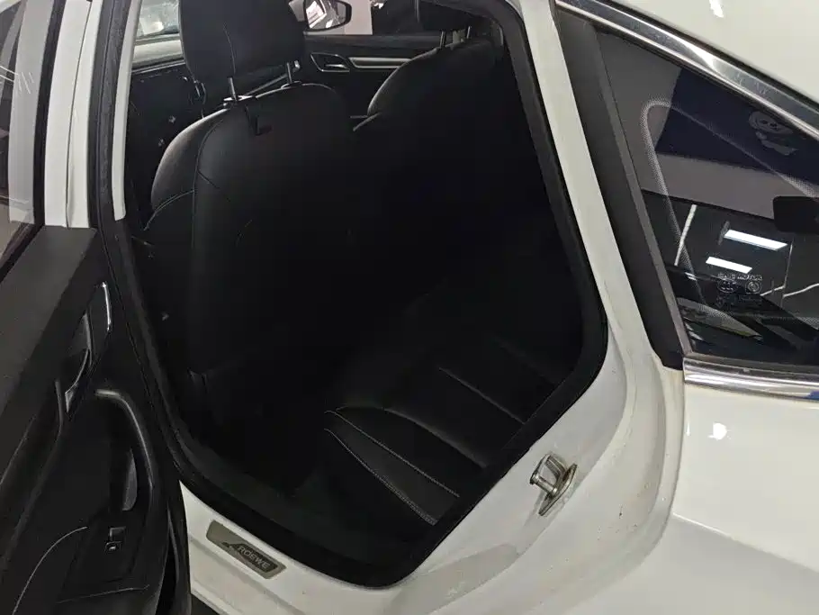 Roewe i6 Classic 2019 — фото 11