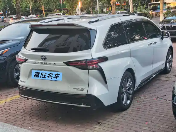 Toyota Sienna 2023