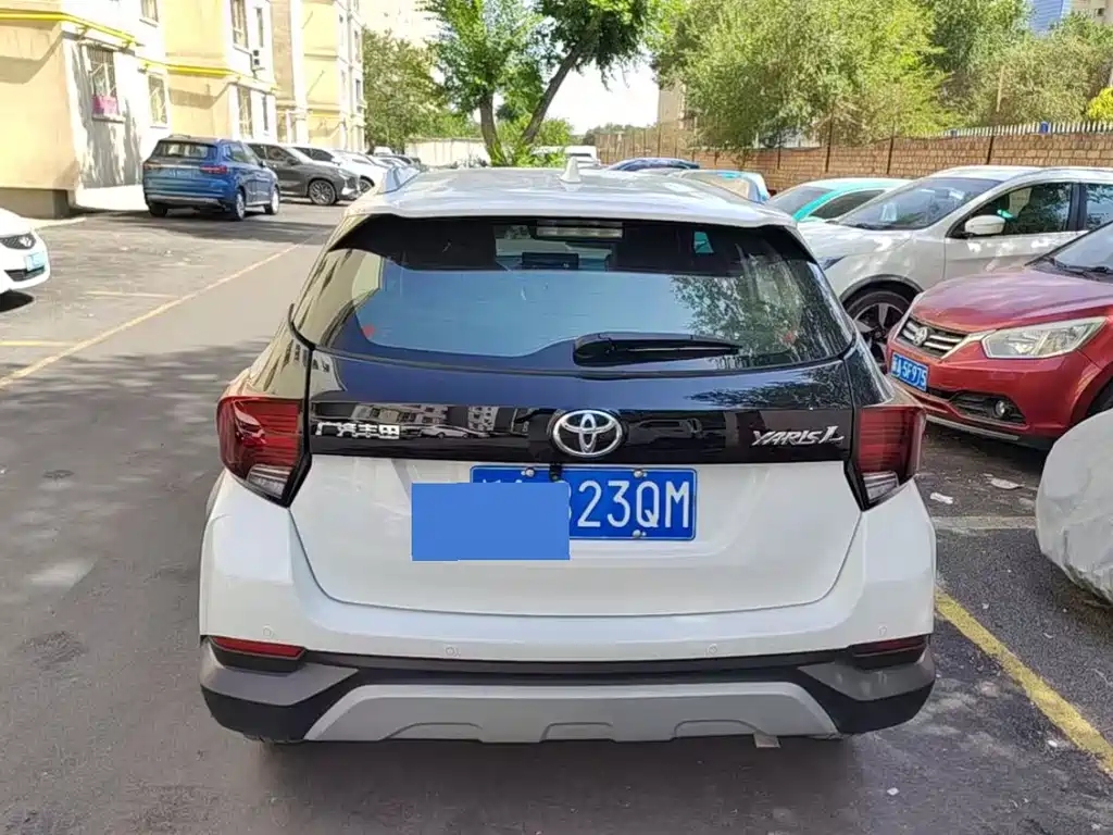 Toyota Yaris L 2023 — фото 8
