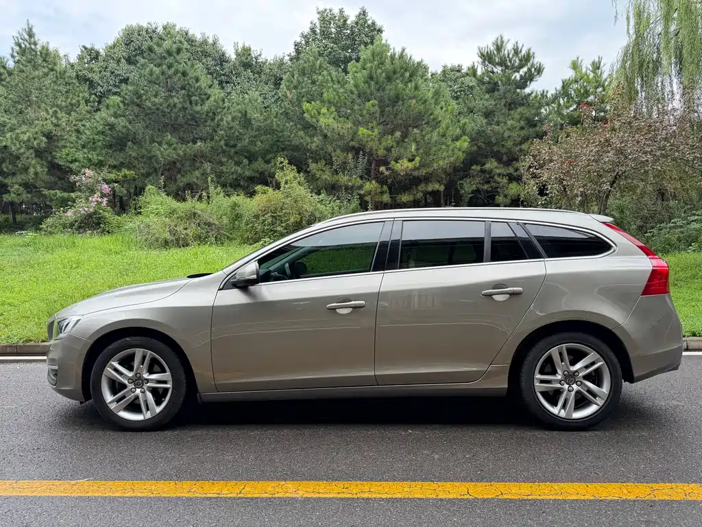 Volvo V60 2016 — фото 3
