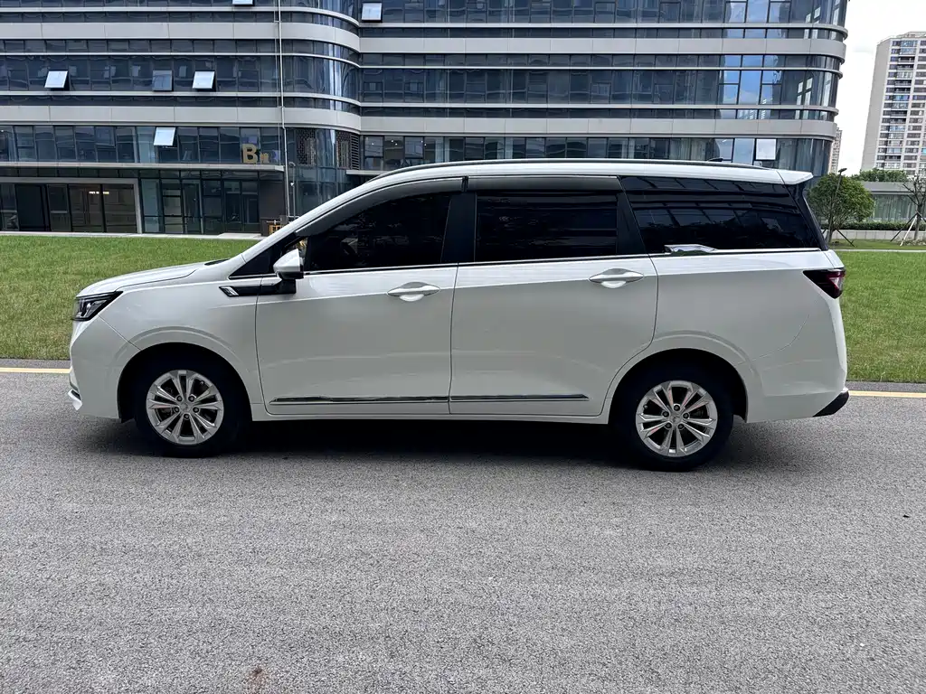 Wuling Jiachen 2022