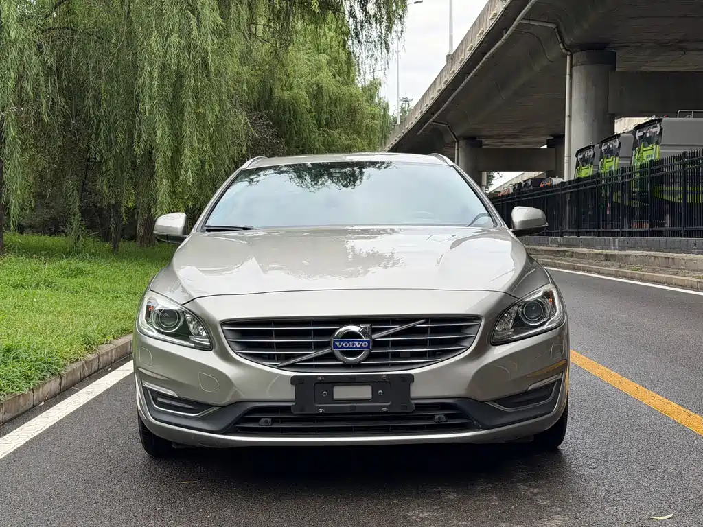 Volvo V60 2016 — фото 2
