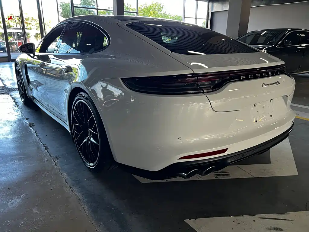 Porsche Panamera 2021 — фото 19