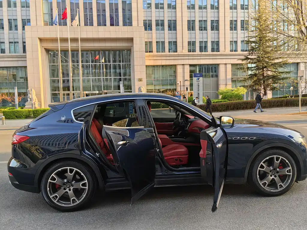 Maserati Levante 2021 — фото 9