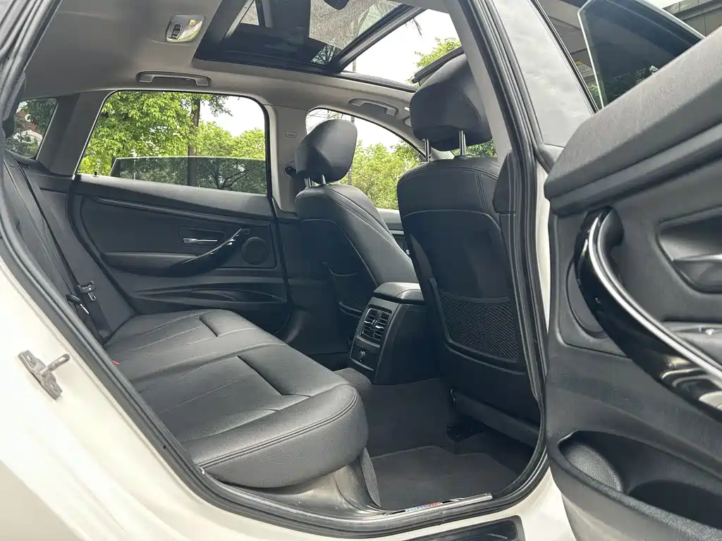 BMW 3 Series GT 2018 — фото 11
