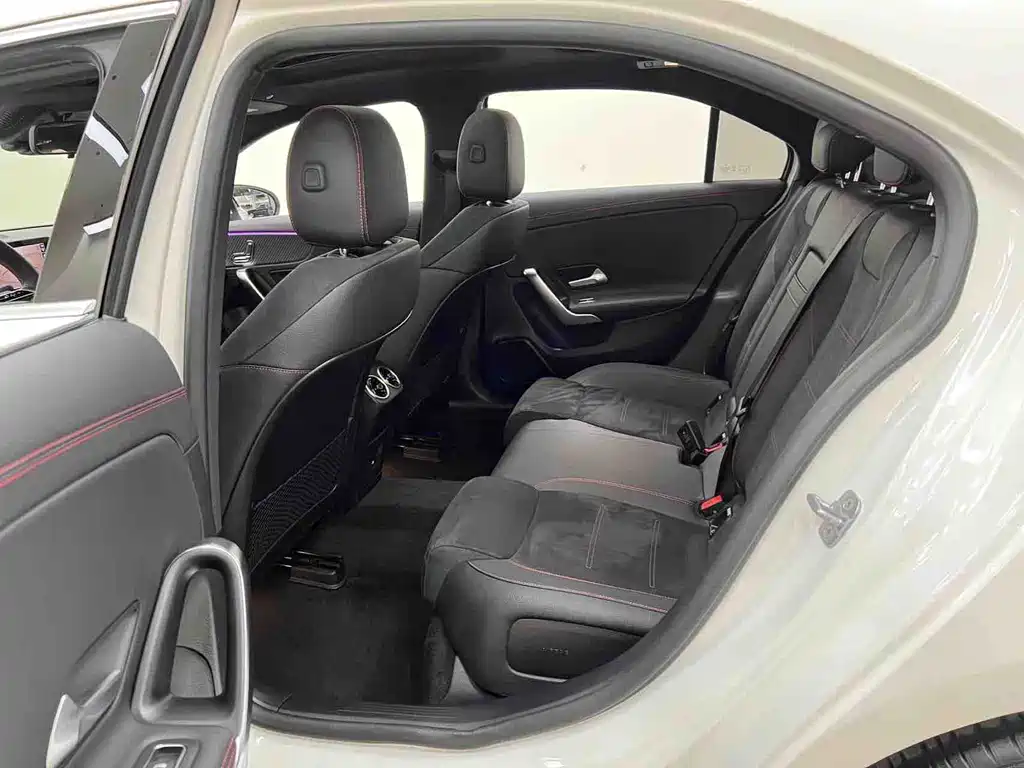 Mercedes-Benz A-Class 2024 — фото 10