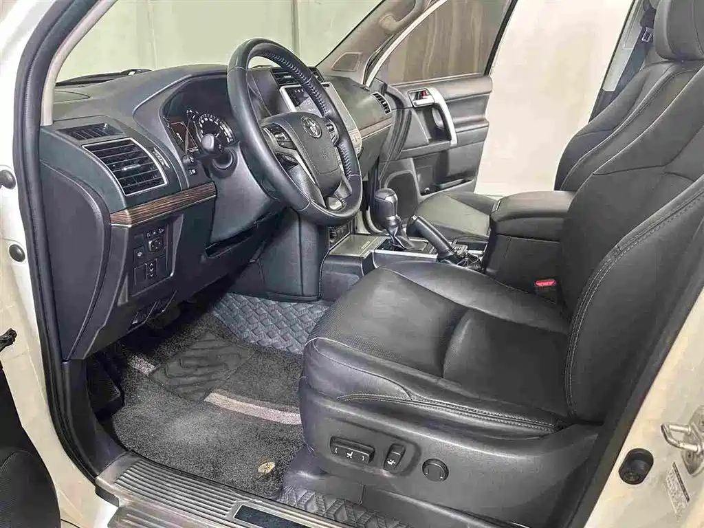 Toyota Prado 2019 — фото 15