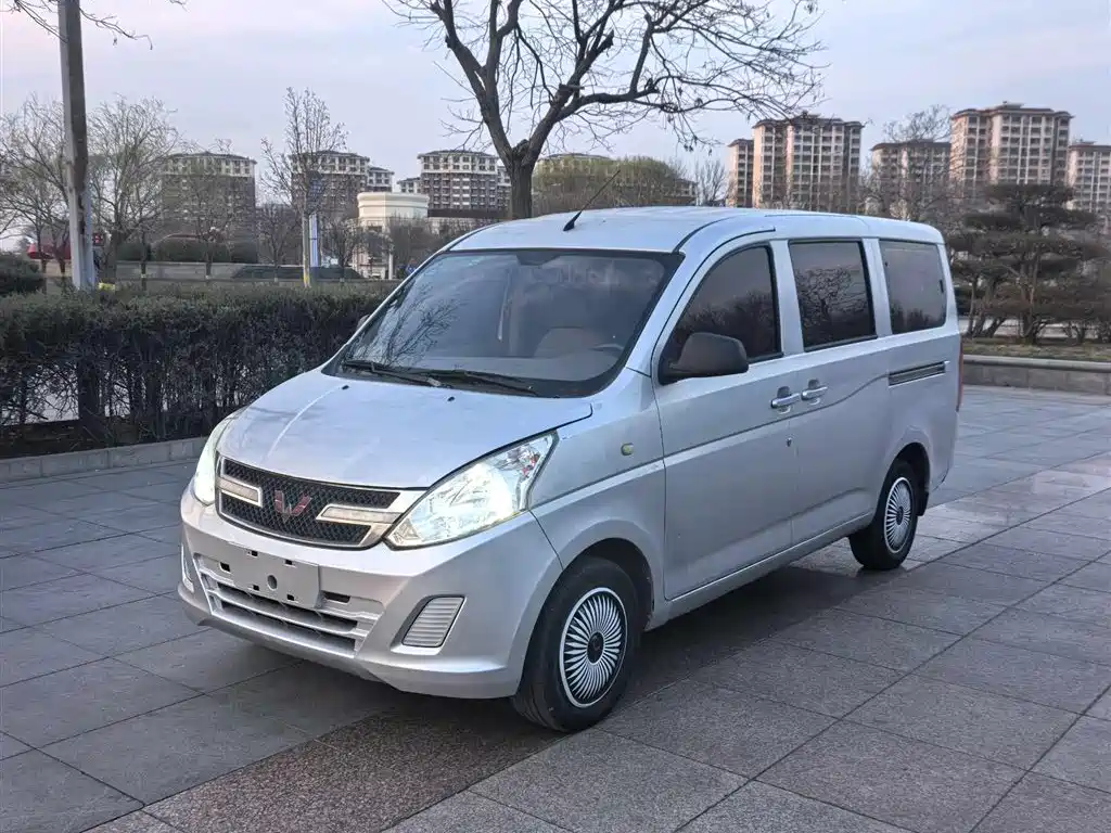 Wuling Rongguang V 2017 — фото 1