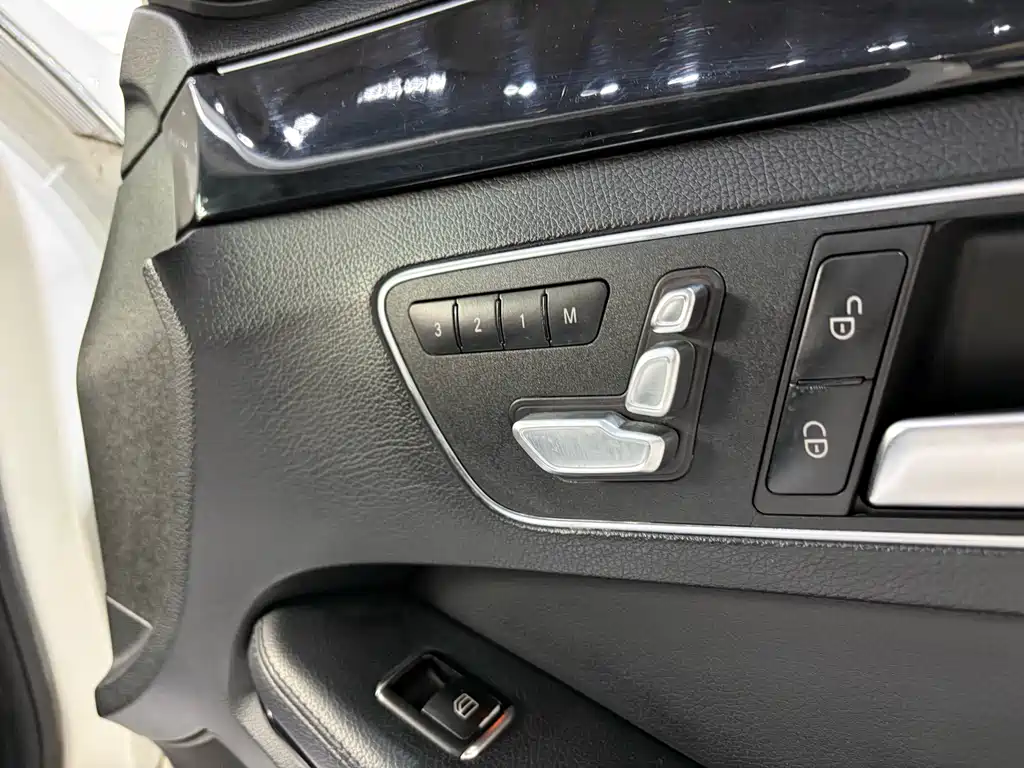 Mercedes-Benz E-Class 2014 — фото 16
