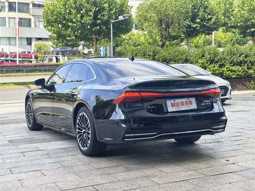 Audi A7L 2025 — фото 9